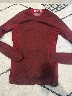 FIGS Seamless Burgundy Long Sleeve Top s